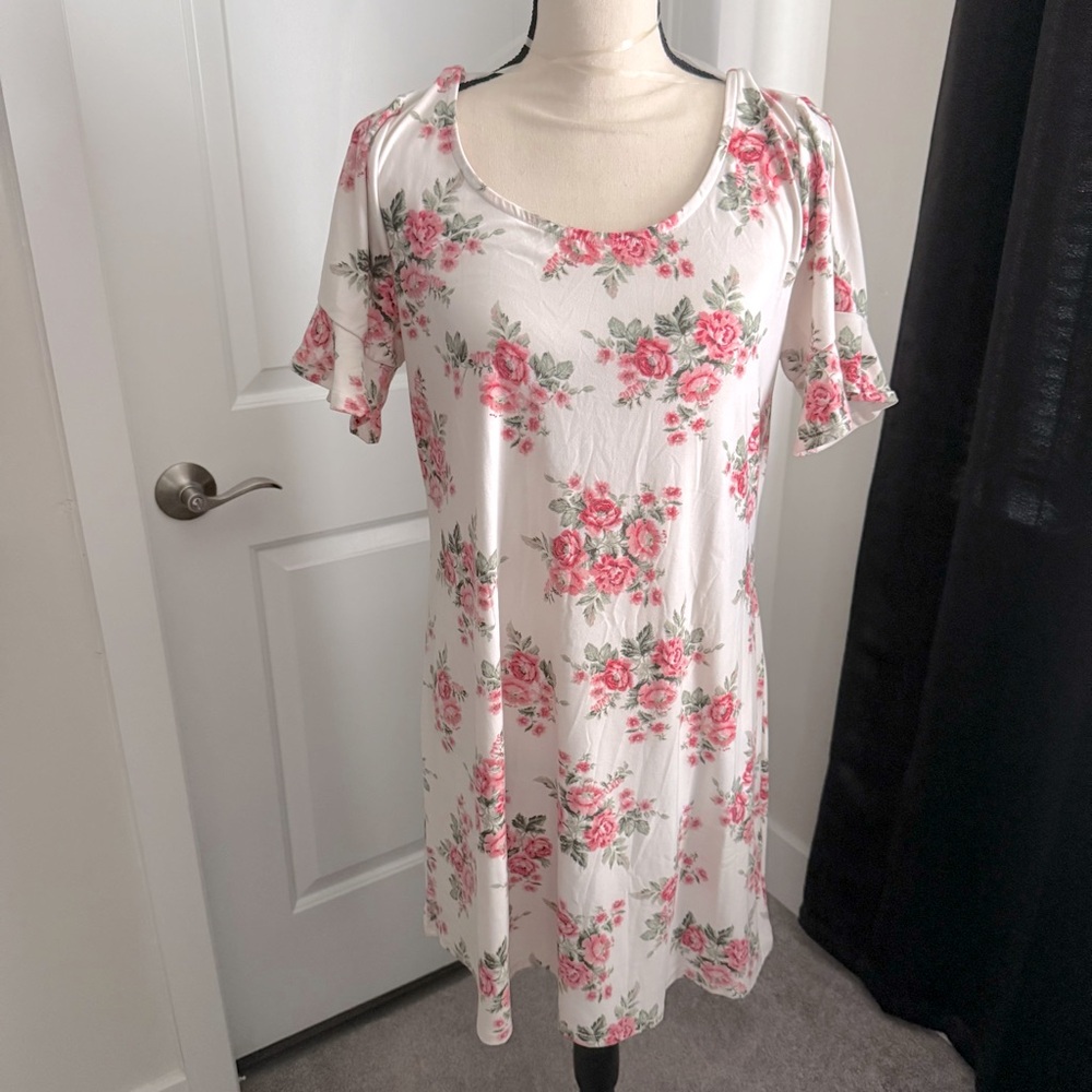 🔥5/$25🔥 Ivory Floral Dress By Just Be Size Large